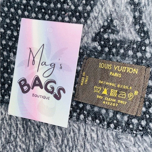 Louis Vuitton: LV Logo Logomania Fringe Scarf (Grey) - Picture 9 of 16